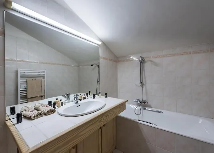 3 Au Coeur De 1850 公寓 *